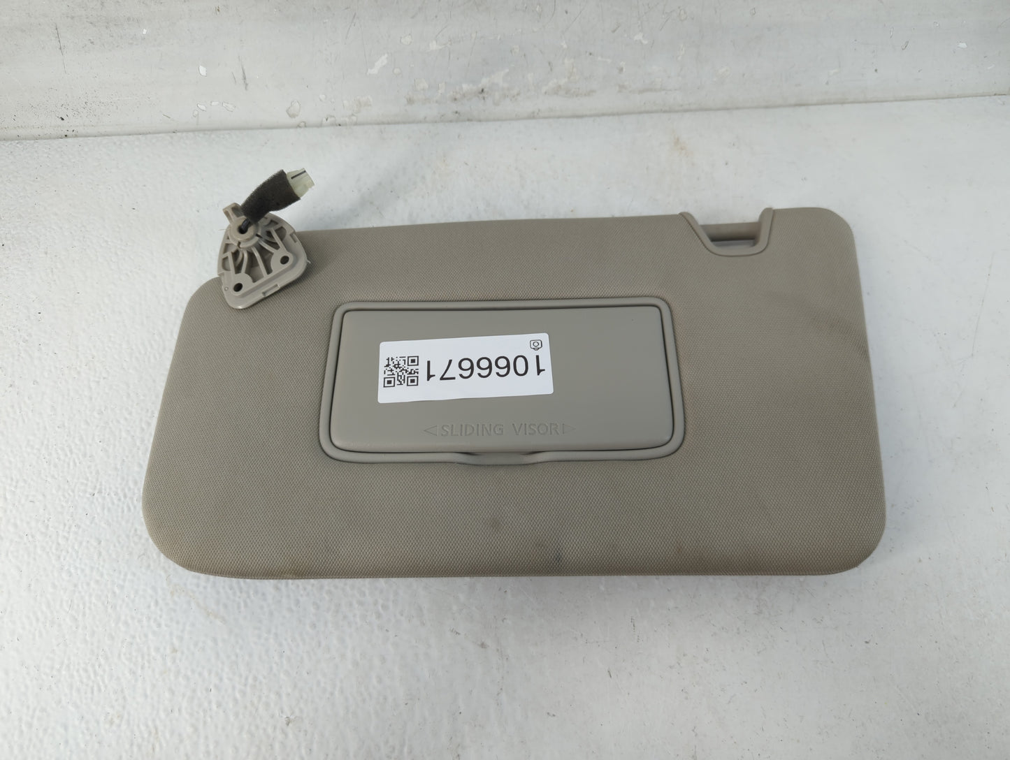 2018-2020 Nissan Rogue Sun Visor Shade Replacement Passenger Right Mirror Fits Fits 2018 2019 2020 OEM Used Auto Parts - Oem
