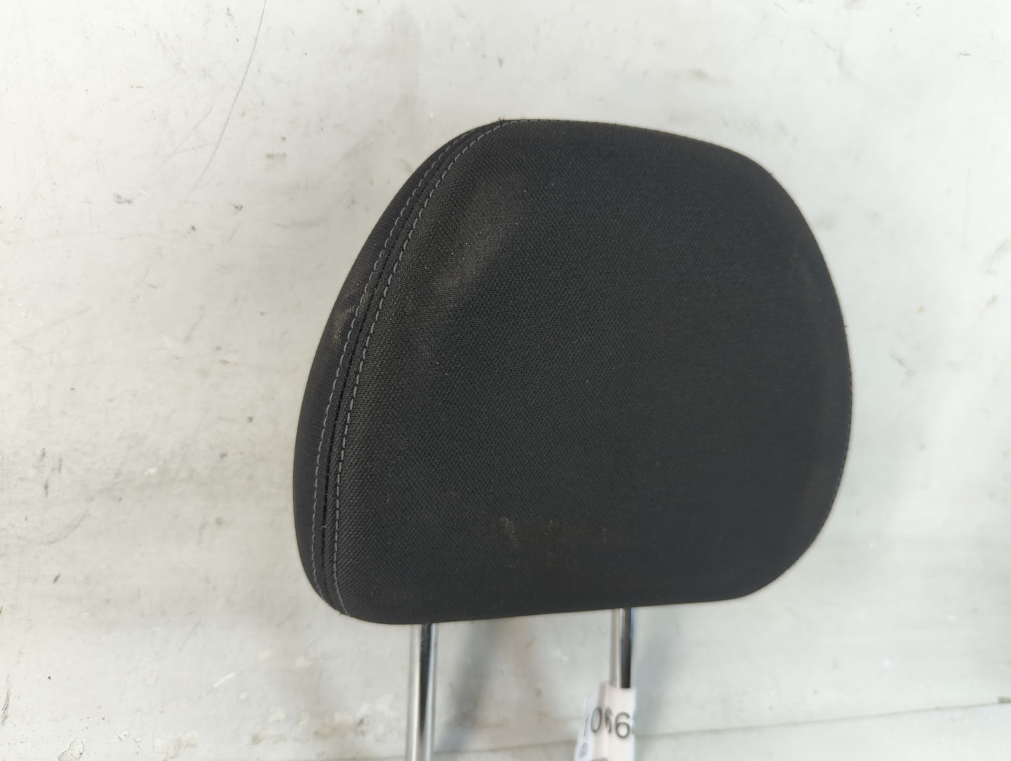 2017-2020 Nissan Rogue Headrest Head Rest Front Driver Passenger Seat Fits Fits 2017 2018 2019 2020 OEM Used Auto Parts - Oe