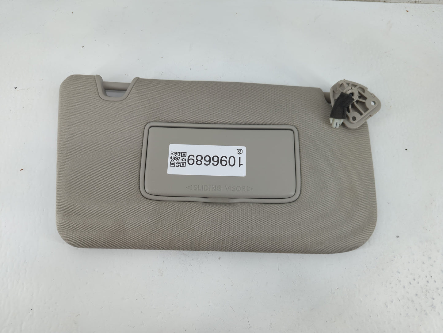 2018-2020 Nissan Rogue Sun Visor Shade Replacement Passenger Right Mirror Fits Fits 2018 2019 2020 OEM Used Auto Parts - Oem