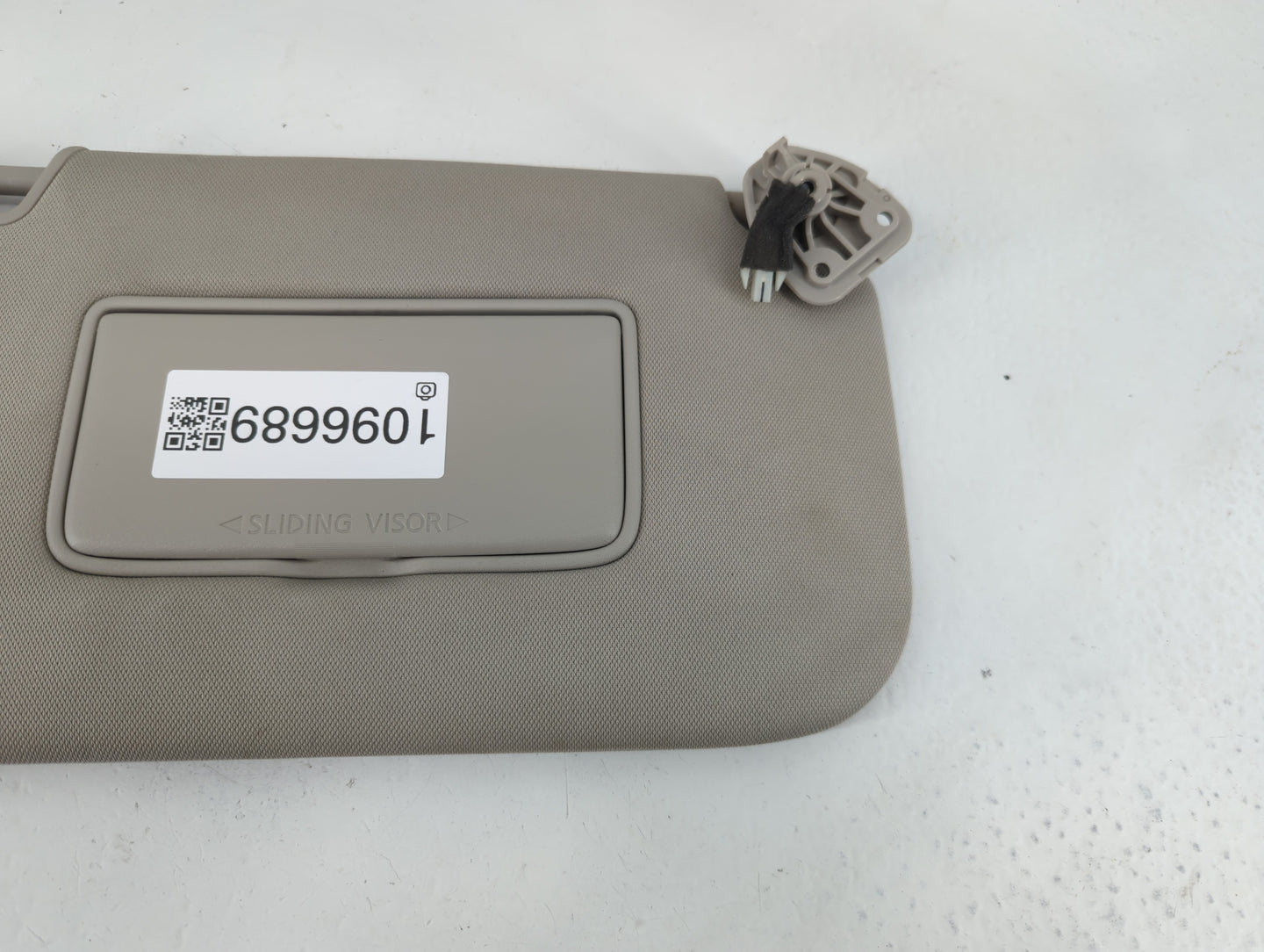 2018-2020 Nissan Rogue Sun Visor Shade Replacement Passenger Right Mirror Fits Fits 2018 2019 2020 OEM Used Auto Parts - Oem