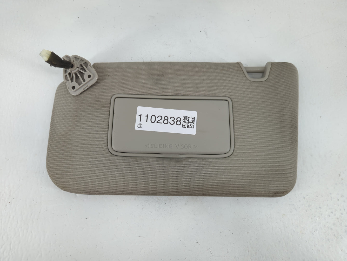 2018-2020 Nissan Rogue Sun Visor Shade Replacement Driver Left Mirror Fits Fits 2018 2019 2020 OEM Used Auto Parts - Oemused