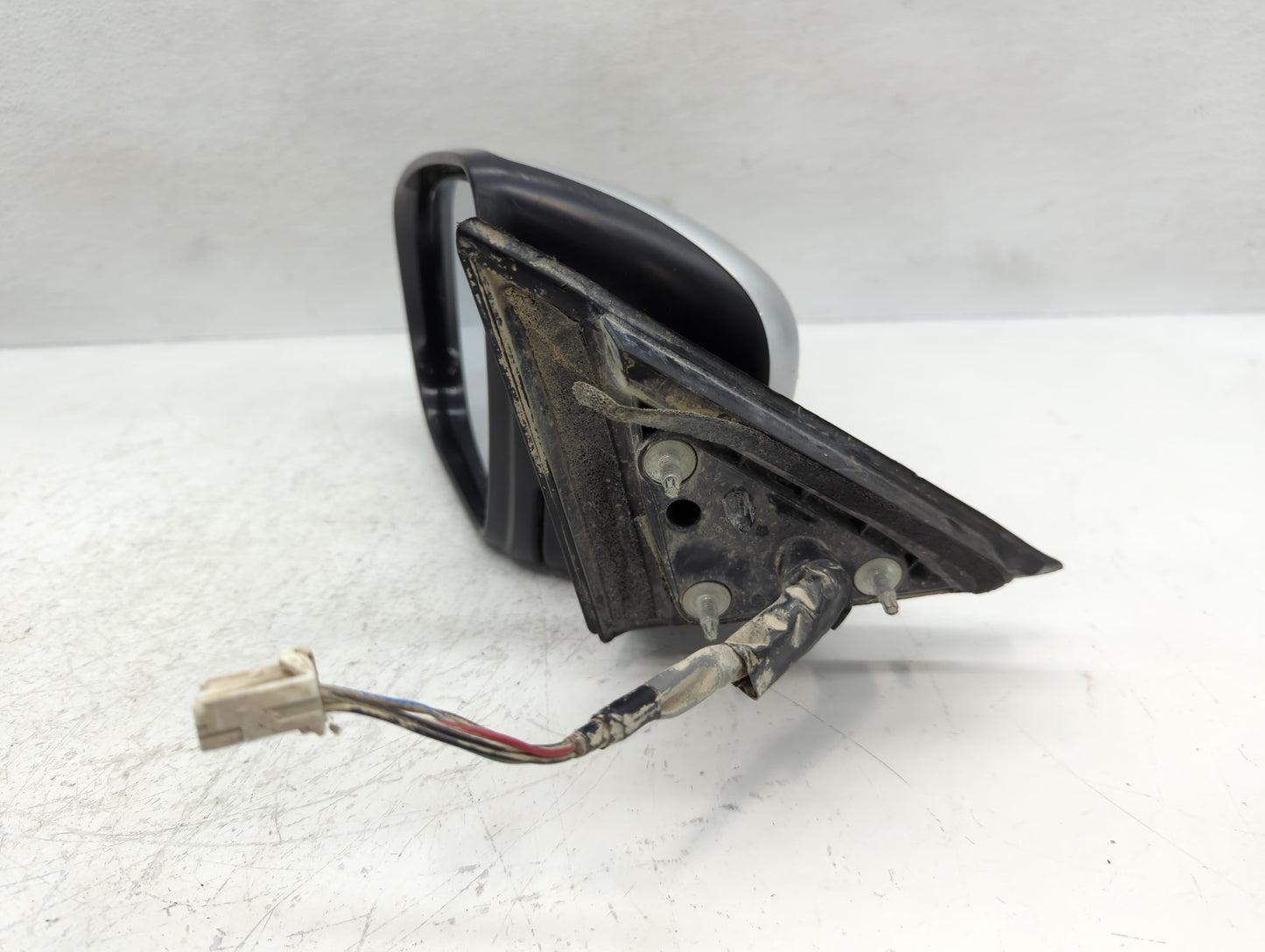 2017-2020 Nissan Rogue Driver Side View Mirror - Left Door Mirror OEM Used - Oemusedautoparts1.com