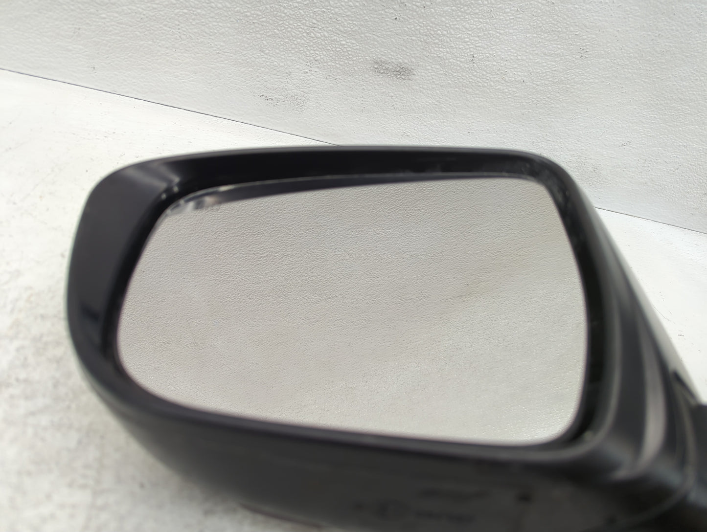 2017-2020 Nissan Rogue Driver Side View Mirror - Left Door Mirror OEM Used - Oemusedautoparts1.com