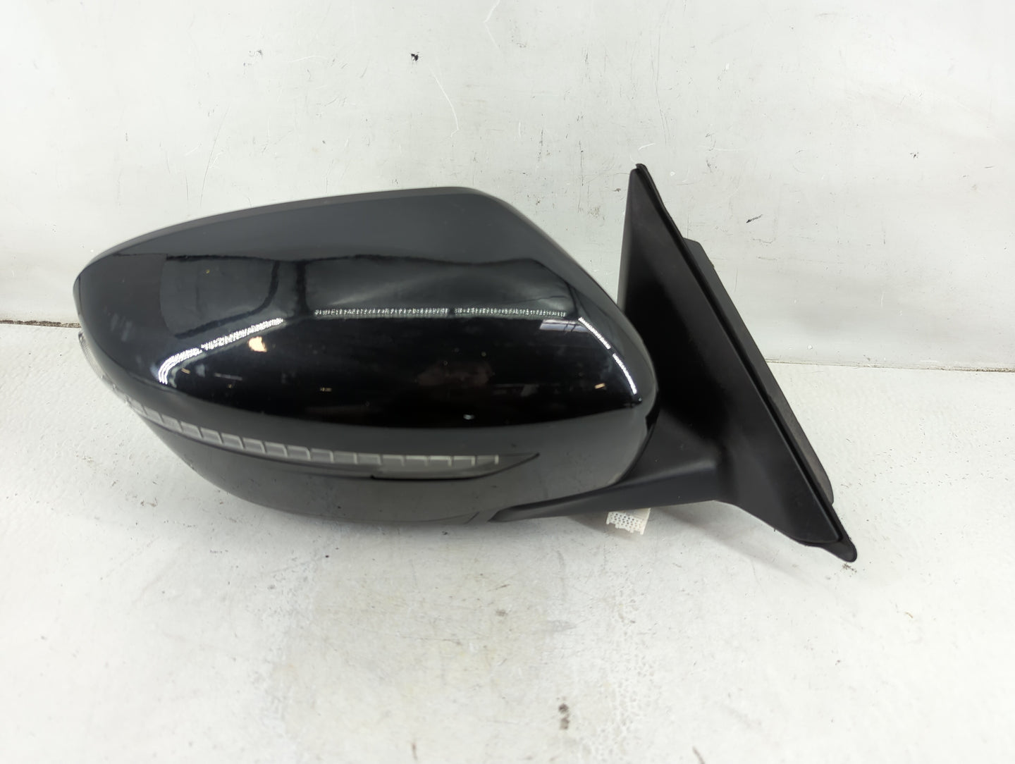 2017-2020 Nissan Rogue Passenger Side View Mirror - Right Door Mirror OEM Used - Oemusedautoparts1.com