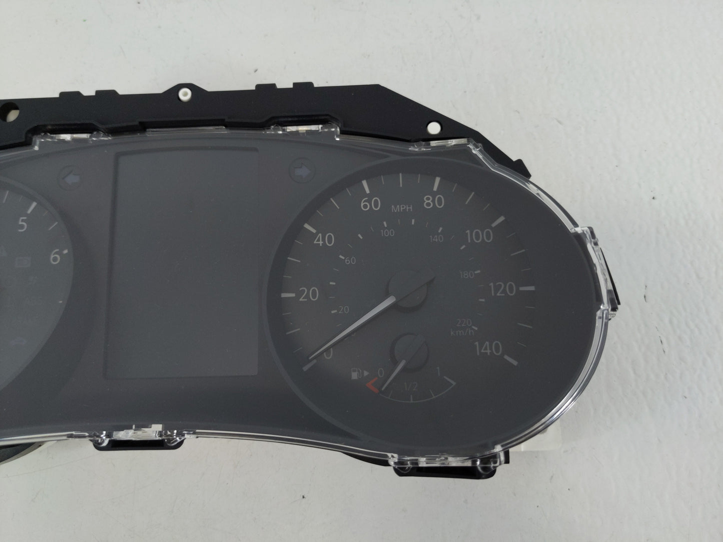 2019-2020 Nissan Rogue Instrument Cluster Speedometer Gauges P/N:7FM0A/02U8 Fits Fits 2019 2020 OEM Used Auto Parts - Oemuse