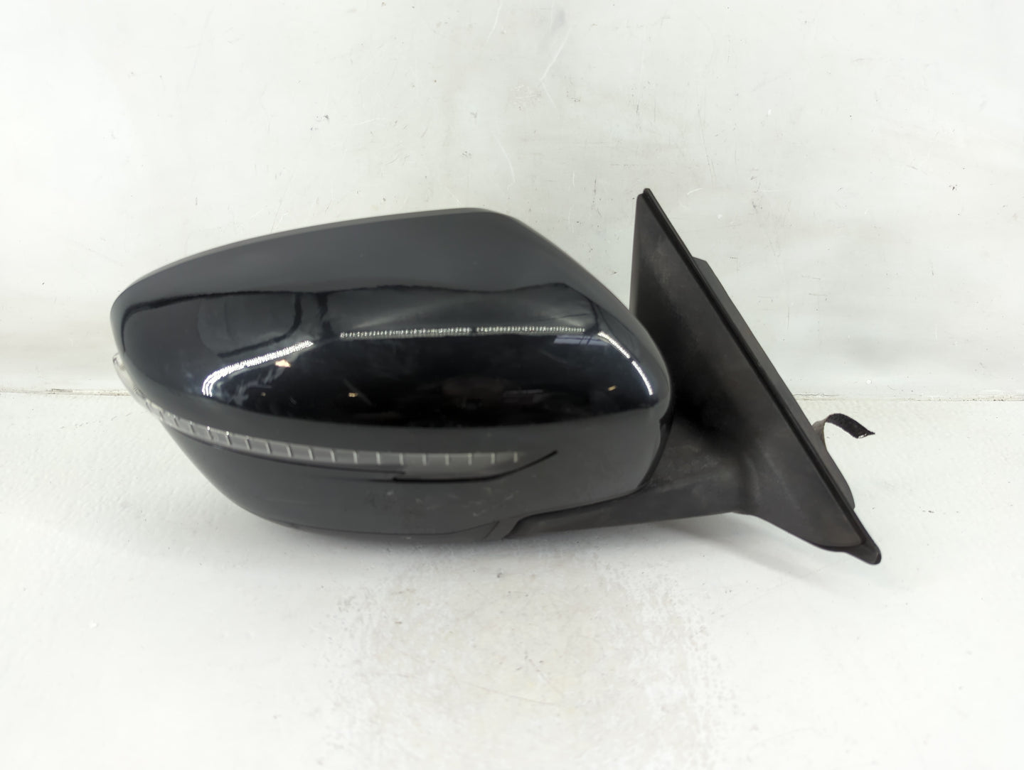 2017-2020 Nissan Rogue Passenger Side View Mirror - Right Door Mirror OEM Used - Oemusedautoparts1.com