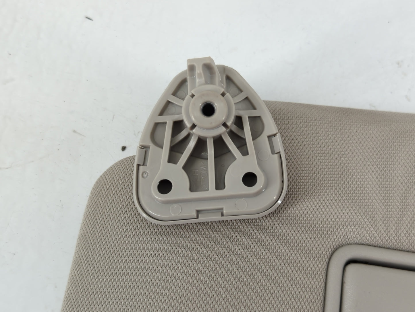 2018-2020 Nissan Rogue Sun Visor Shade Replacement Driver Left Mirror Fits Fits 2018 2019 2020 OEM Used Auto Parts - Oemused