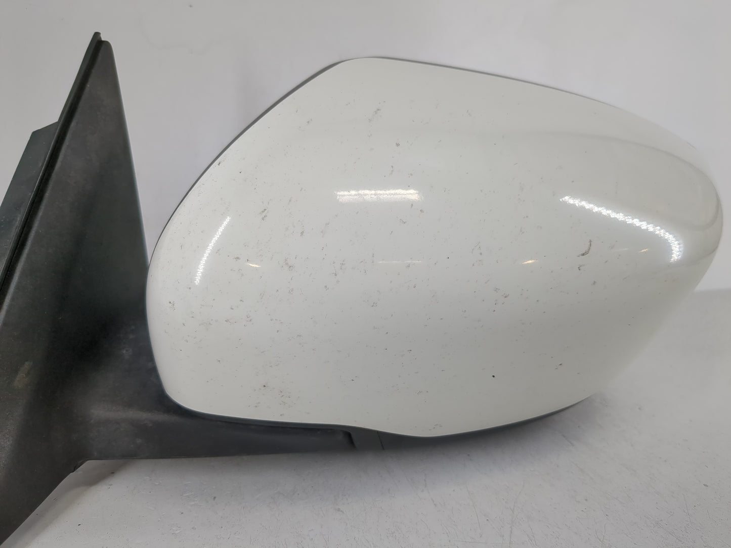 2016-2020 Nissan Rogue Driver Side View Mirror - Left Door Mirror OEM Used - Oemusedautoparts1.com