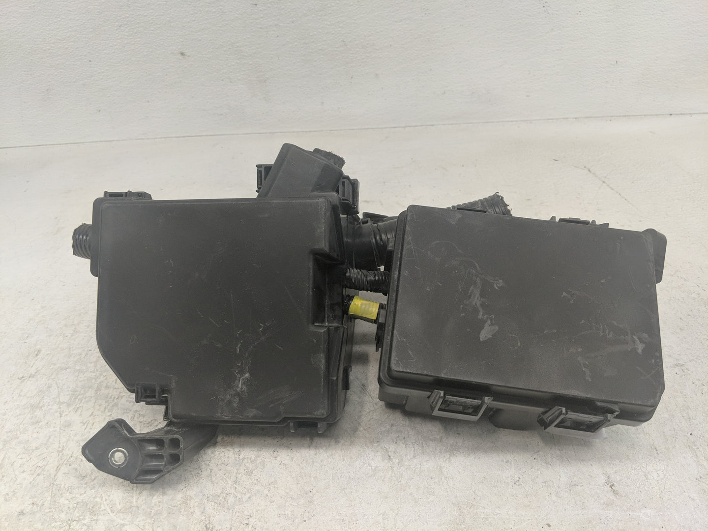 2017-2020 Nissan Rogue Fusebox Fuse Box Panel Relay Module Fits Fits 2017 2018 2019 2020 OEM Used Auto Parts - Oemusedautopa