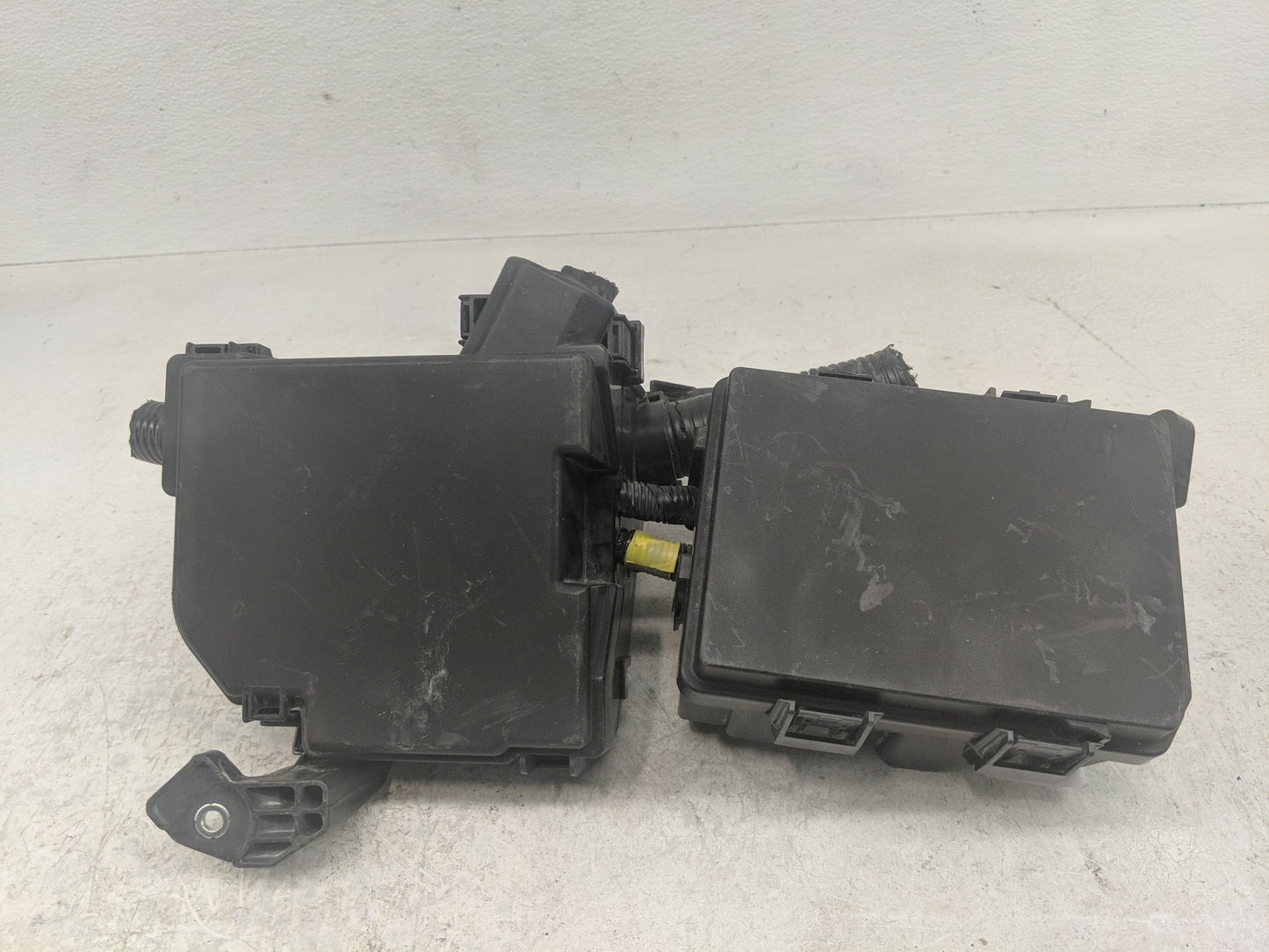 2017-2020 Nissan Rogue Fusebox Fuse Box Panel Relay Module Fits Fits 2017 2018 2019 2020 OEM Used Auto Parts - Oemusedautopa