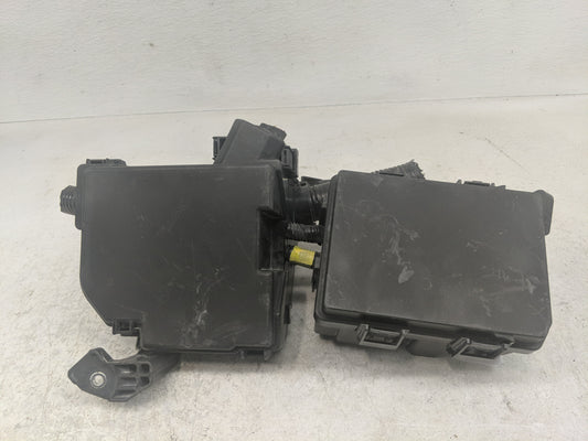 2017-2020 Nissan Rogue Fusebox Fuse Box Panel Relay Module Fits Fits 2017 2018 2019 2020 OEM Used Auto Parts - Oemusedautopa