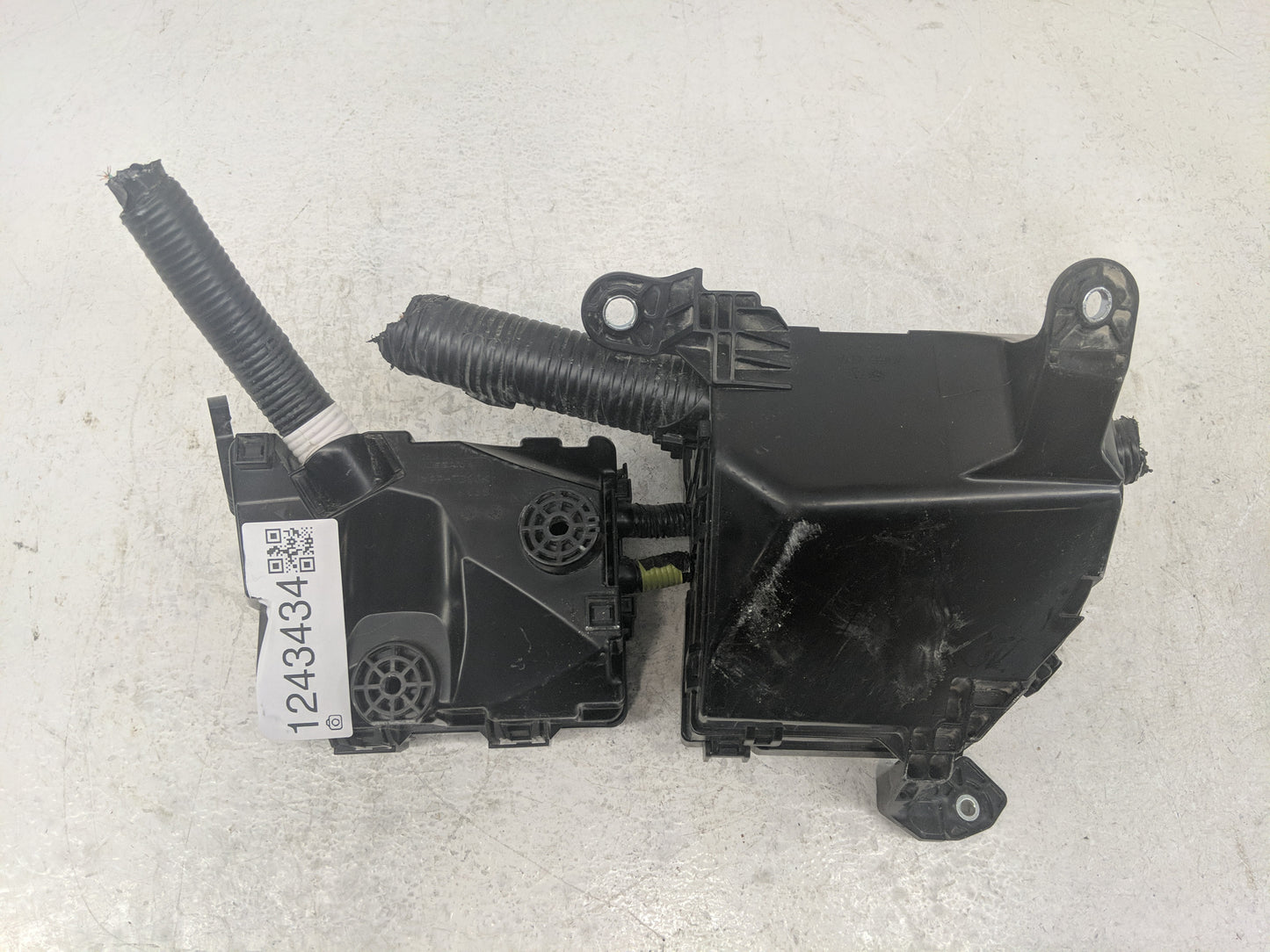 2017-2020 Nissan Rogue Fusebox Fuse Box Panel Relay Module Fits Fits 2017 2018 2019 2020 OEM Used Auto Parts - Oemusedautopa