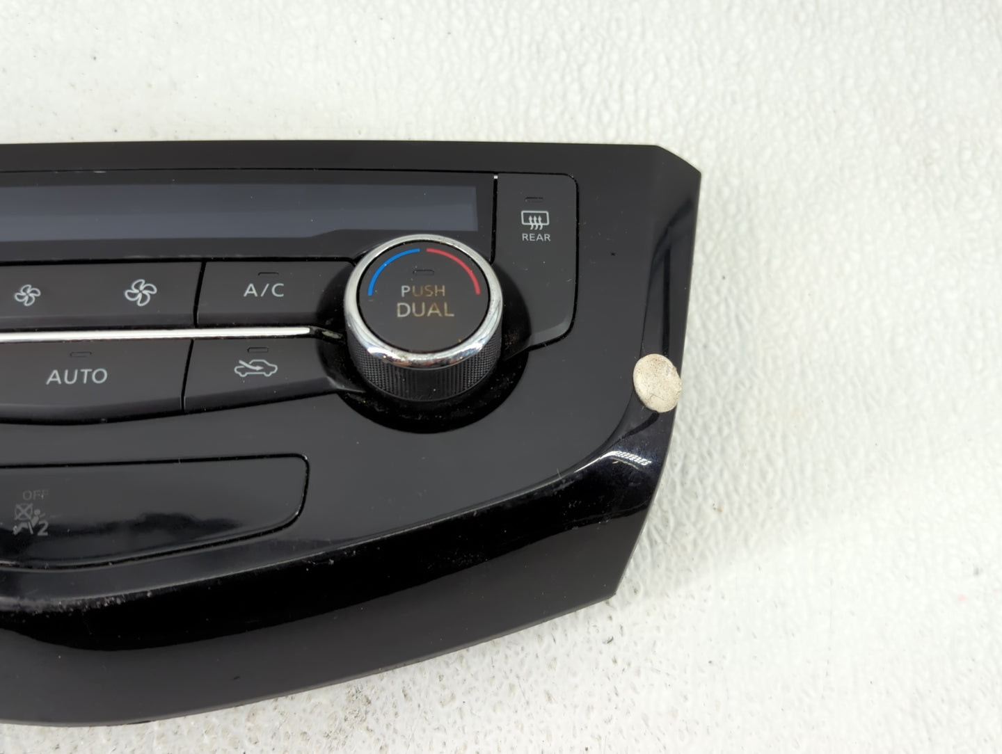 2017-2022 Nissan Rogue Climate Control Module Temperature AC/Heater Replacement P/N:27500 7FE0A Fits OEM Used Auto Parts - O