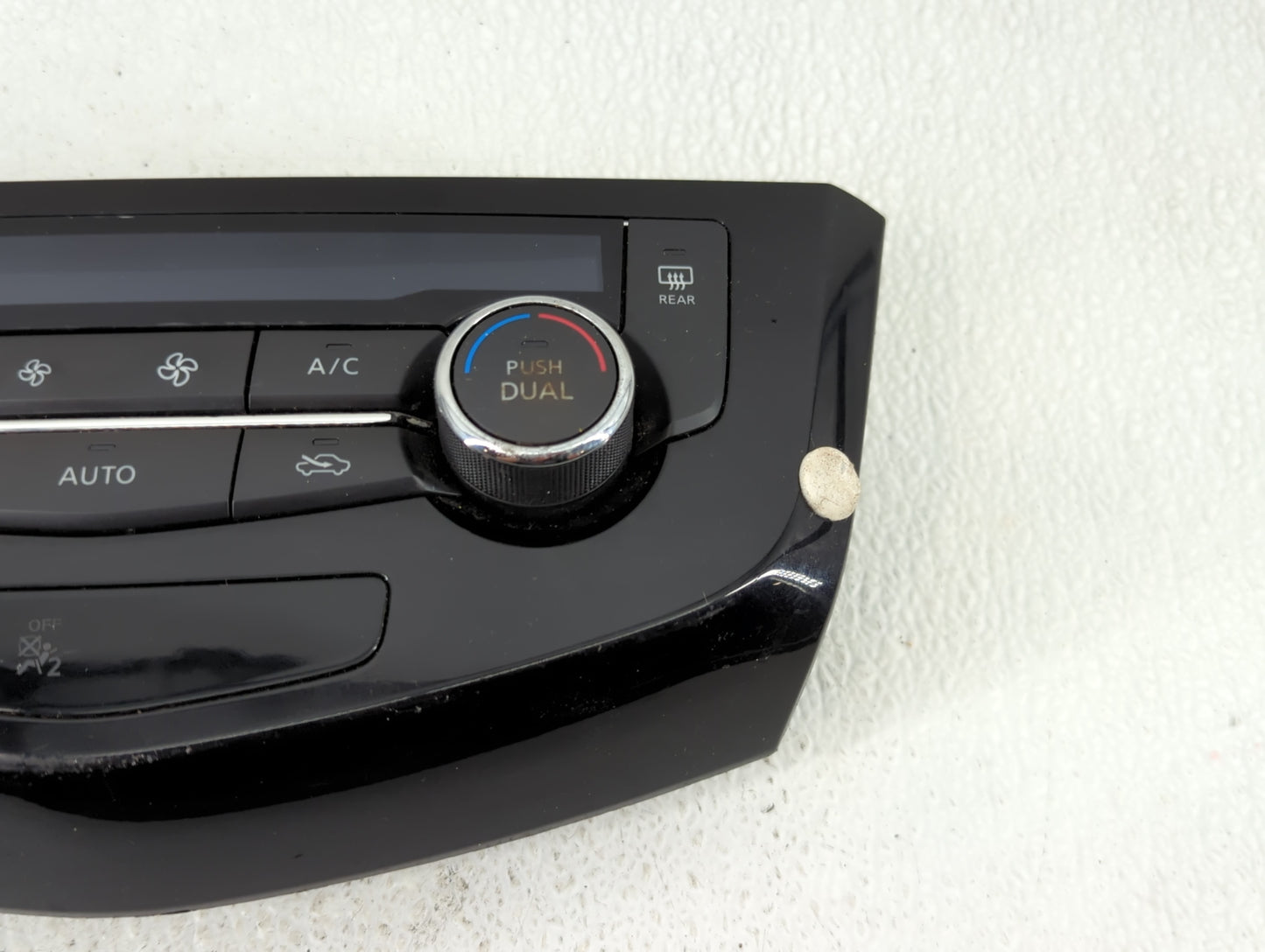 2017-2022 Nissan Rogue Climate Control Module Temperature AC/Heater Replacement P/N:27500 7FE0A Fits OEM Used Auto Parts - O