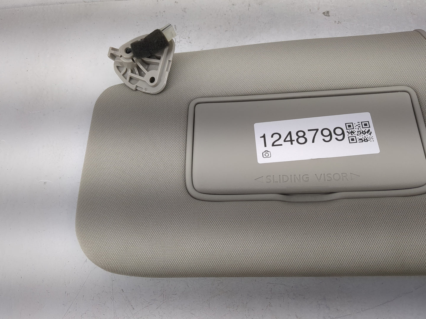 2018-2020 Nissan Rogue Sun Visor Shade Replacement Driver Left Mirror Fits Fits 2018 2019 2020 OEM Used Auto Parts - Oemused