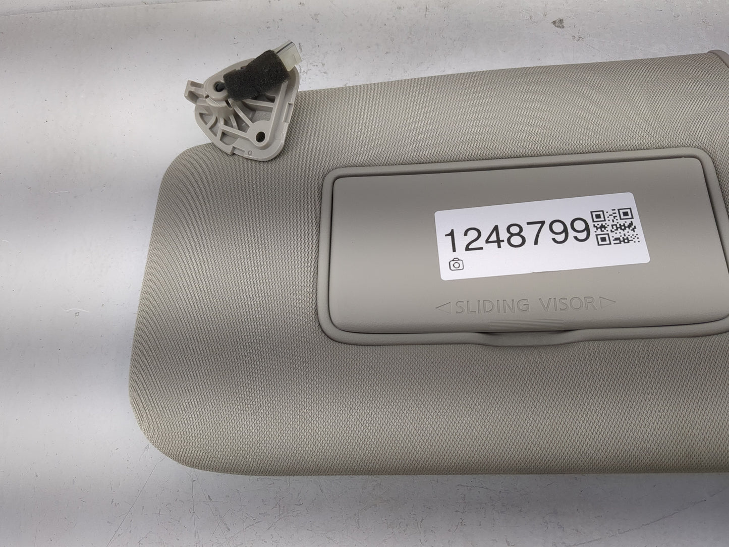 2018-2020 Nissan Rogue Sun Visor Shade Replacement Driver Left Mirror Fits Fits 2018 2019 2020 OEM Used Auto Parts - Oemused