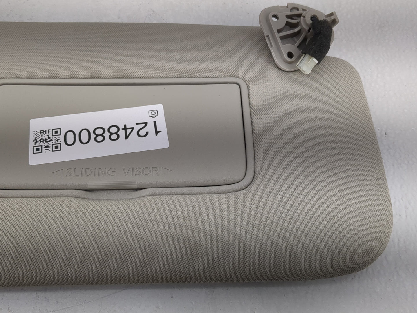 2018-2020 Nissan Rogue Sun Visor Shade Replacement Passenger Right Mirror Fits Fits 2018 2019 2020 OEM Used Auto Parts - Oem