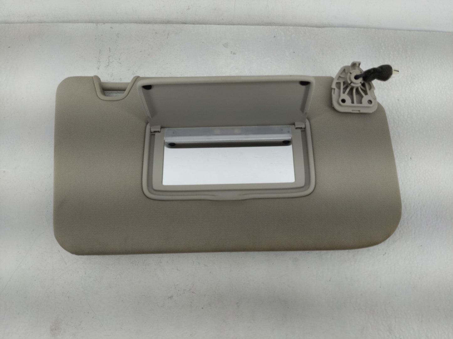 2018-2020 Nissan Rogue Sun Visor Shade Replacement Passenger Right Mirror Fits Fits 2018 2019 2020 OEM Used Auto Parts - Oem