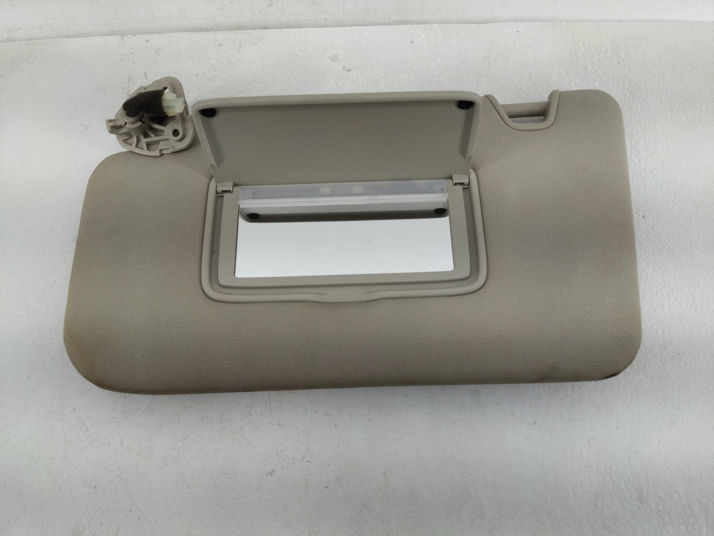 2018-2020 Nissan Rogue Sun Visor Shade Replacement Driver Left Mirror Fits Fits 2018 2019 2020 OEM Used Auto Parts - Oemused