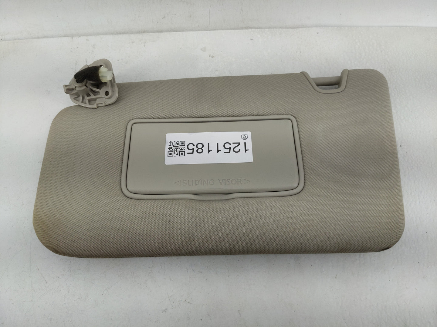 2018-2020 Nissan Rogue Sun Visor Shade Replacement Driver Left Mirror Fits Fits 2018 2019 2020 OEM Used Auto Parts - Oemused