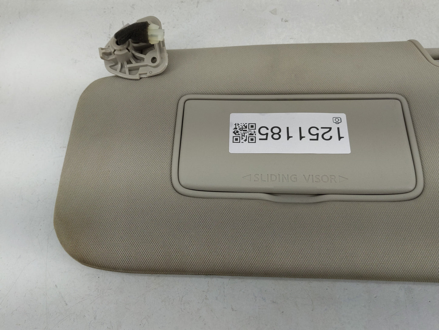 2018-2020 Nissan Rogue Sun Visor Shade Replacement Driver Left Mirror Fits Fits 2018 2019 2020 OEM Used Auto Parts - Oemused
