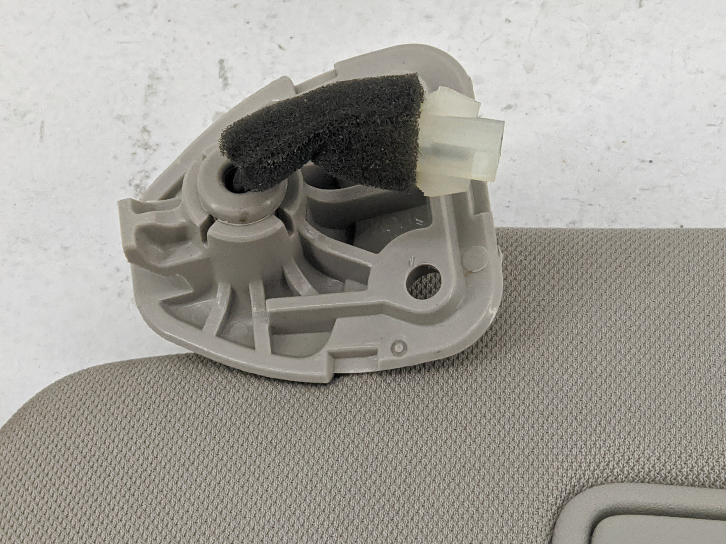 2018-2020 Nissan Rogue Sun Visor Shade Replacement Driver Left Mirror Fits Fits 2018 2019 2020 OEM Used Auto Parts - Oemused