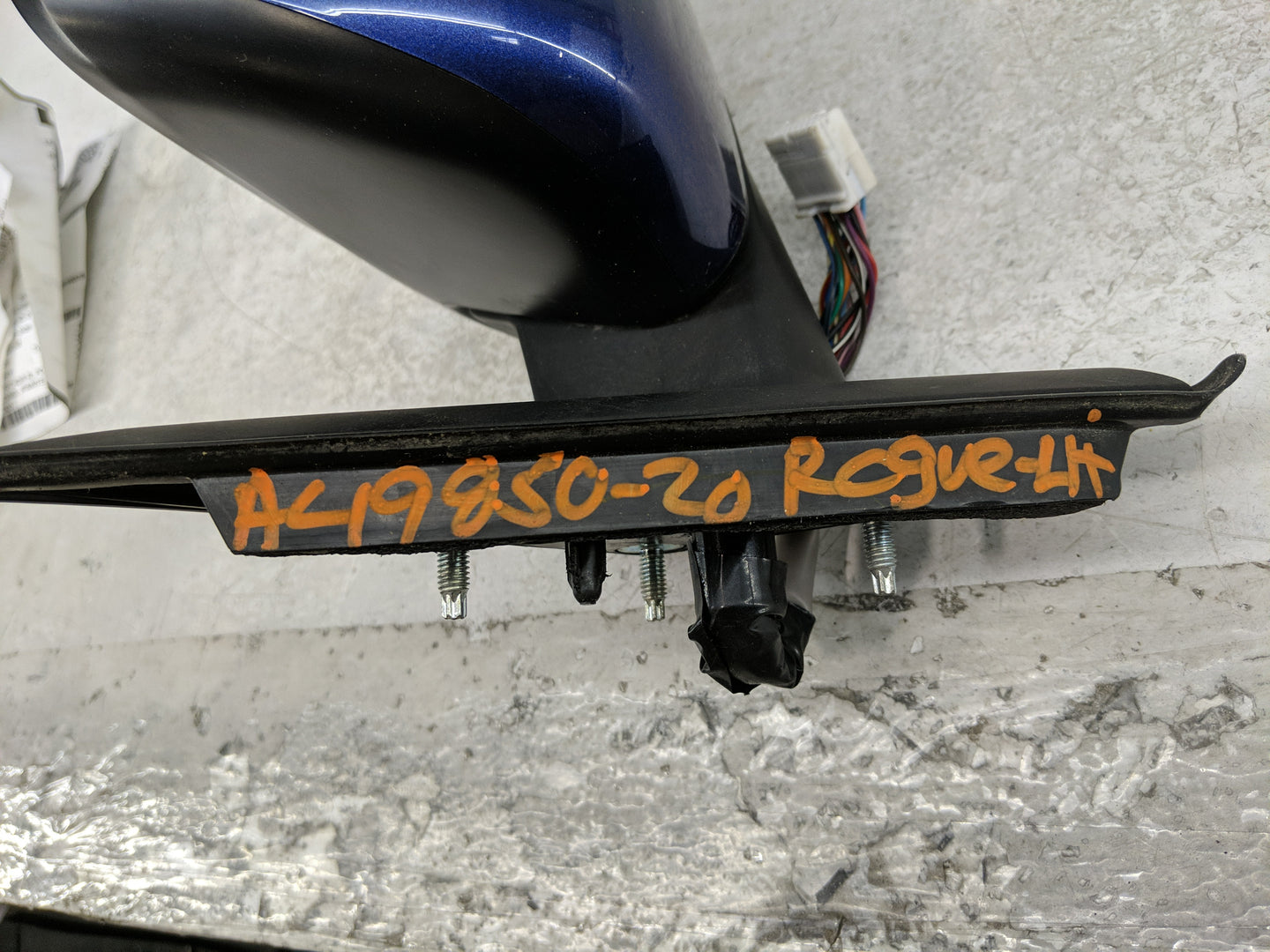 2017-2020 Nissan Rogue Driver Side View Mirror - Left Door Mirror OEM Used - Oemusedautoparts1.com