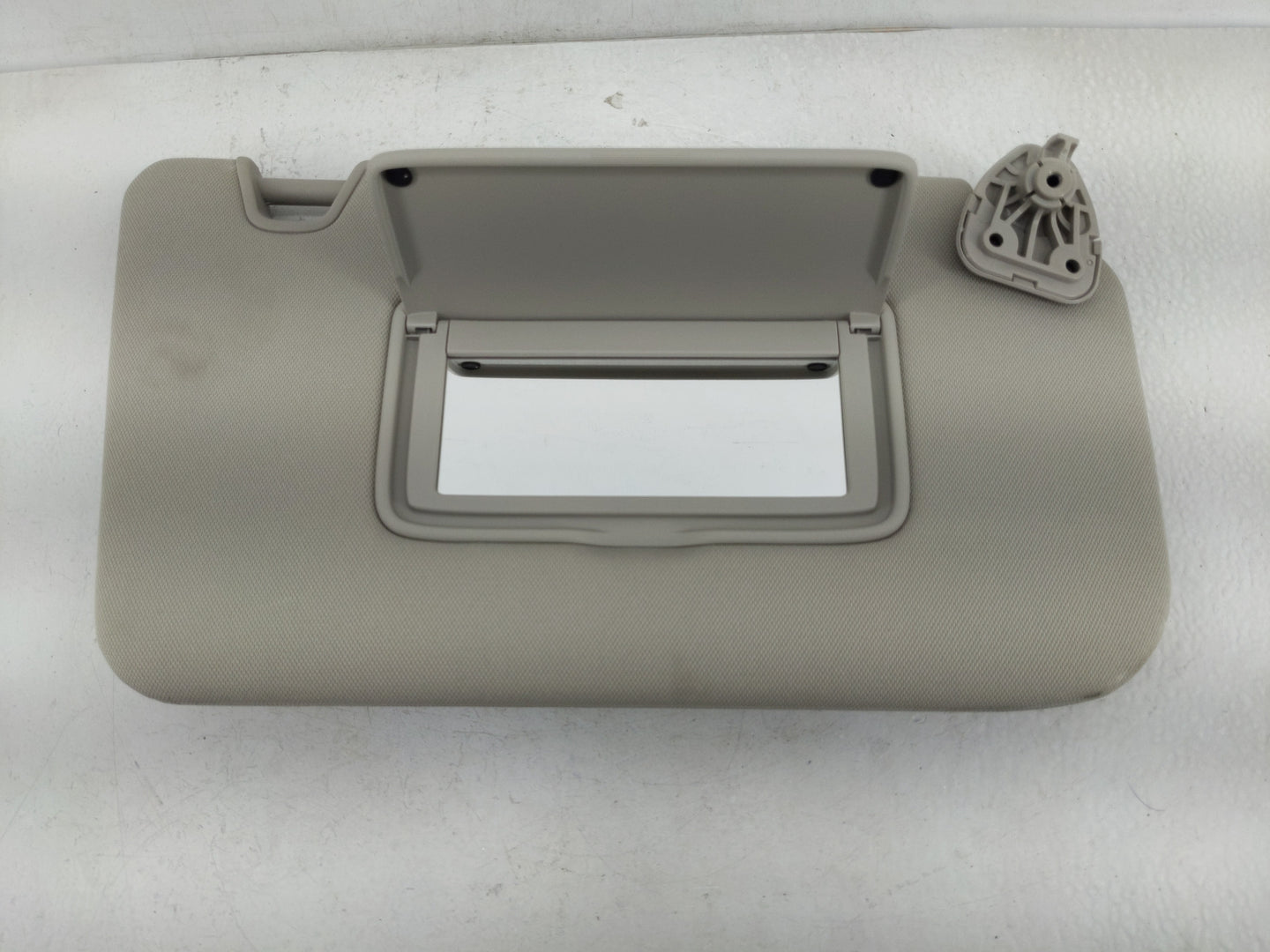 2018-2020 Nissan Rogue Sun Visor Shade Replacement Passenger Right Mirror Fits Fits 2018 2019 2020 OEM Used Auto Parts - Oem