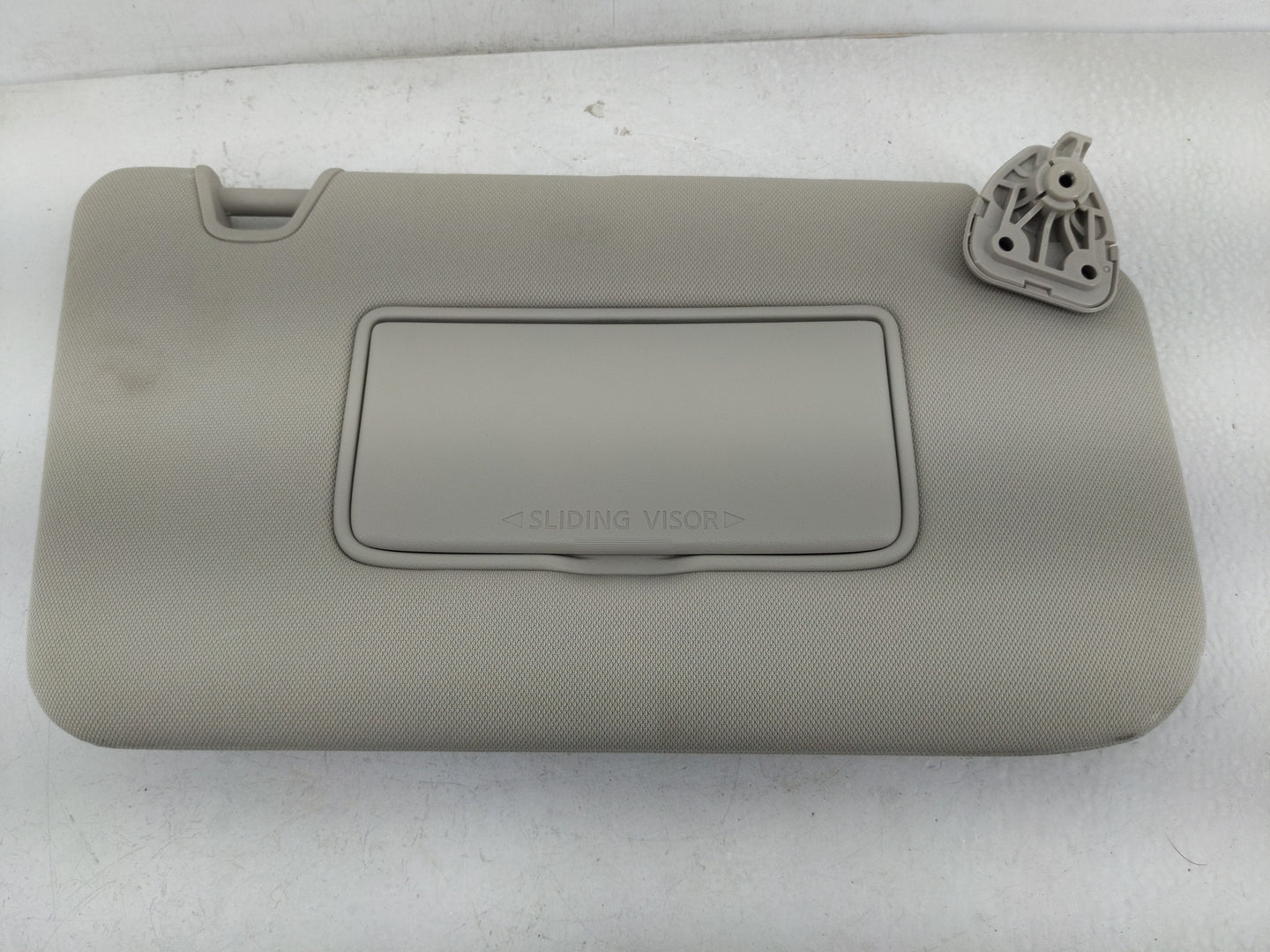 2018-2020 Nissan Rogue Sun Visor Shade Replacement Passenger Right Mirror Fits Fits 2018 2019 2020 OEM Used Auto Parts - Oem