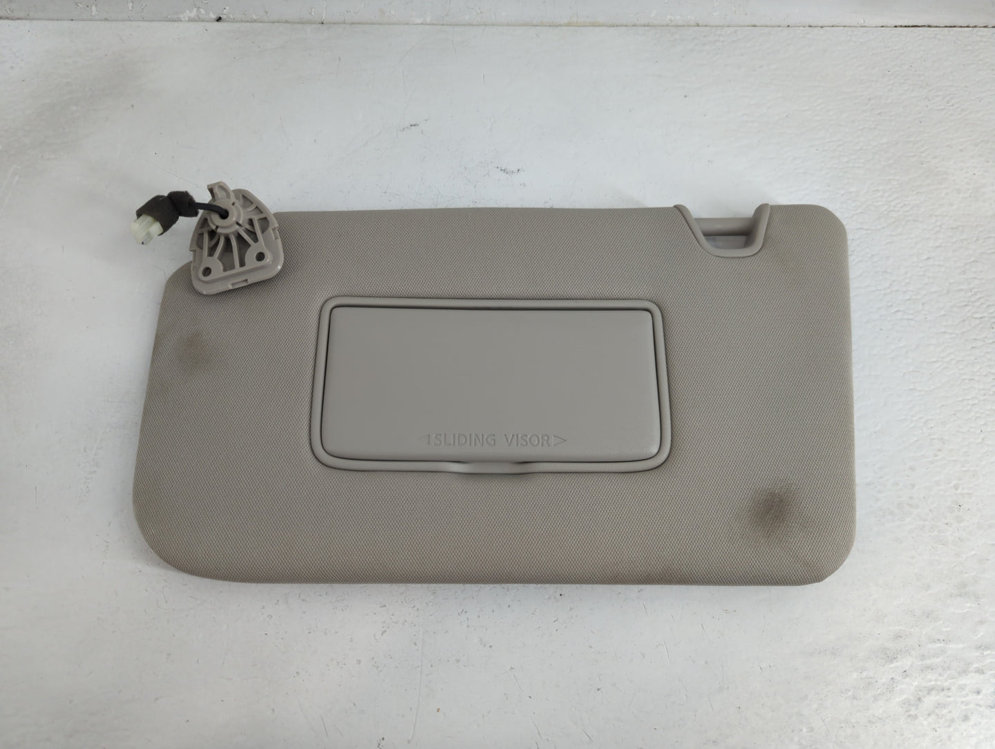 2018-2020 Nissan Rogue Sun Visor Shade Replacement Driver Left Mirror Fits Fits 2018 2019 2020 OEM Used Auto Parts - Oemused