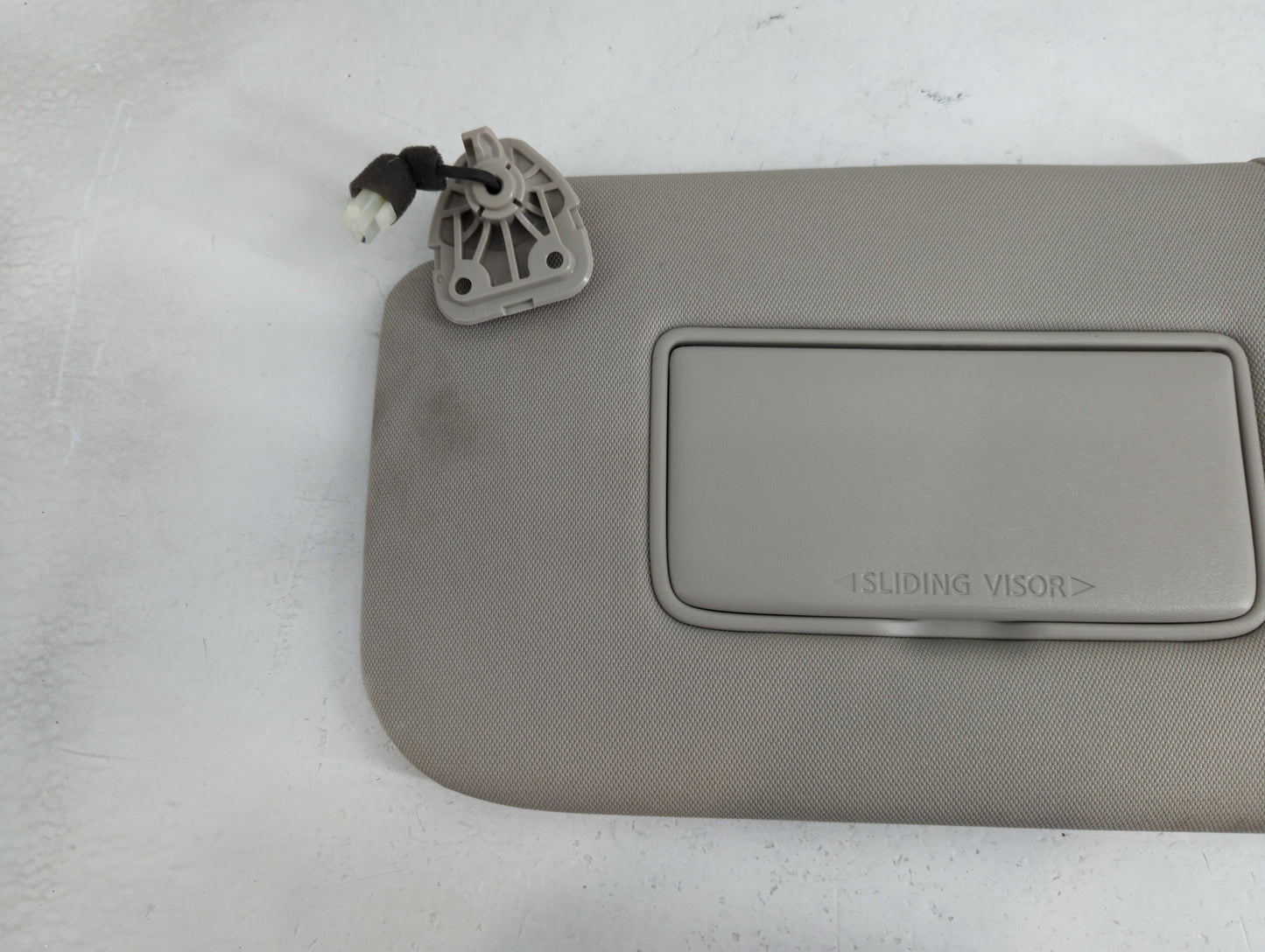2018-2020 Nissan Rogue Sun Visor Shade Replacement Driver Left Mirror Fits Fits 2018 2019 2020 OEM Used Auto Parts - Oemused