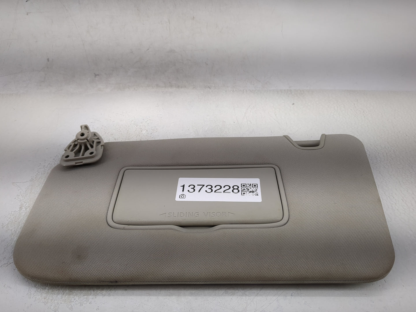 2018-2020 Nissan Rogue Sun Visor Shade Replacement Driver Left Mirror Fits Fits 2018 2019 2020 OEM Used Auto Parts - Oemused