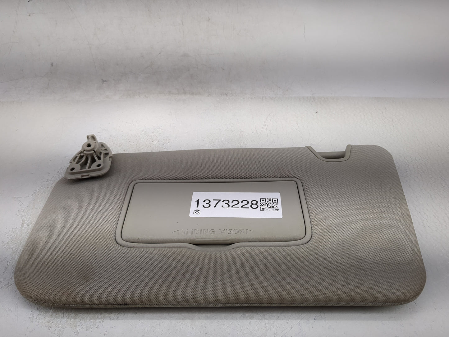 2018-2020 Nissan Rogue Sun Visor Shade Replacement Driver Left Mirror Fits Fits 2018 2019 2020 OEM Used Auto Parts - Oemused