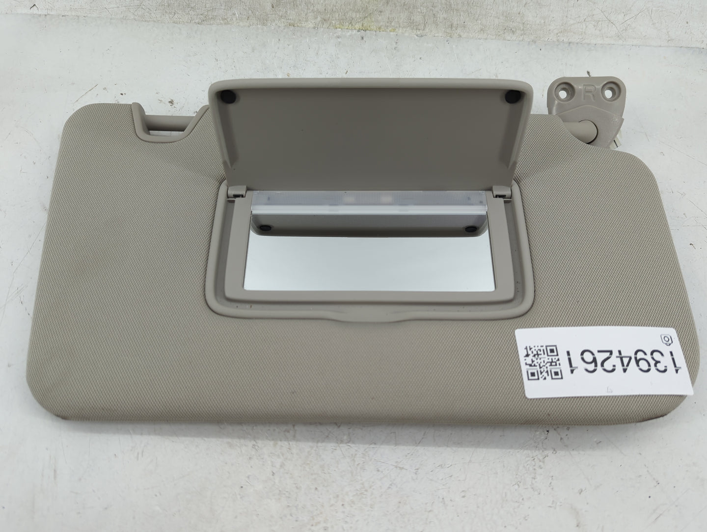 2018-2020 Nissan Rogue Sun Visor Shade Replacement Passenger Right Mirror Fits Fits 2018 2019 2020 OEM Used Auto Parts - Oem