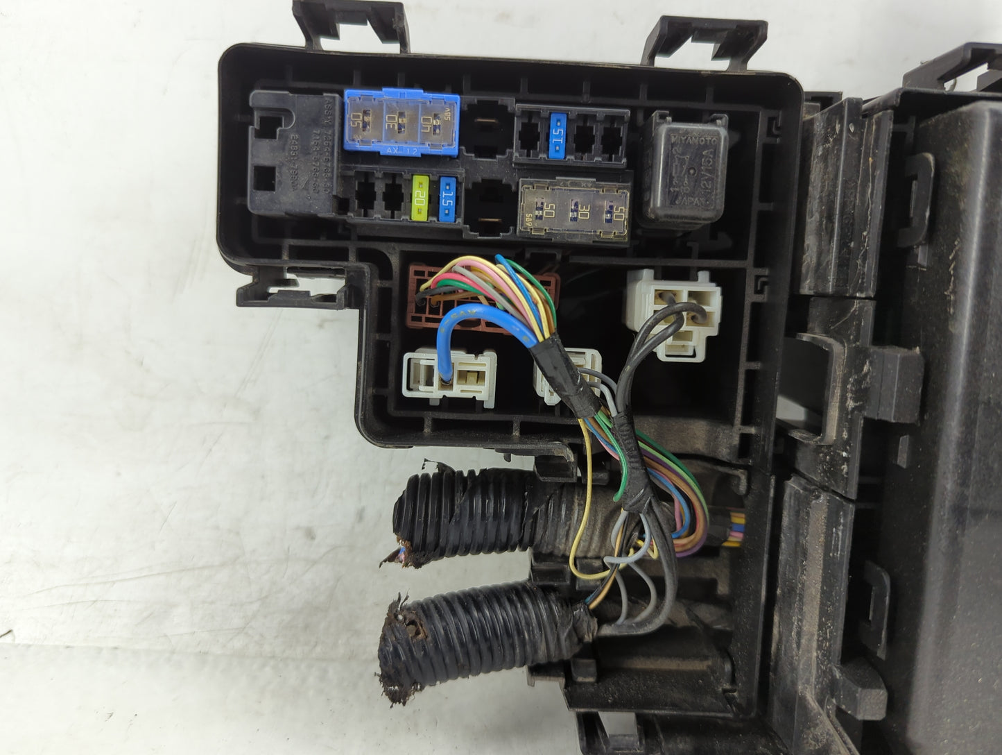 2017-2020 Nissan Rogue Fusebox Fuse Box Panel Relay Module P/N:284B7 5NA0B Fits Fits 2017 2018 2019 2020 OEM Used Auto Parts