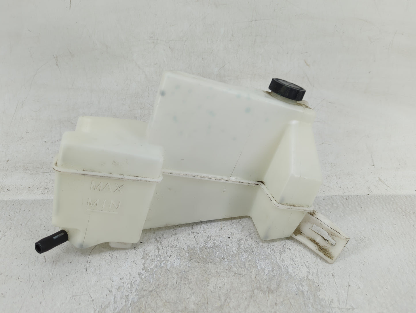 2017-2020 Nissan Rogue Radiator Coolant Overflow Expansion Tank Bottle - Oemusedautoparts1.com