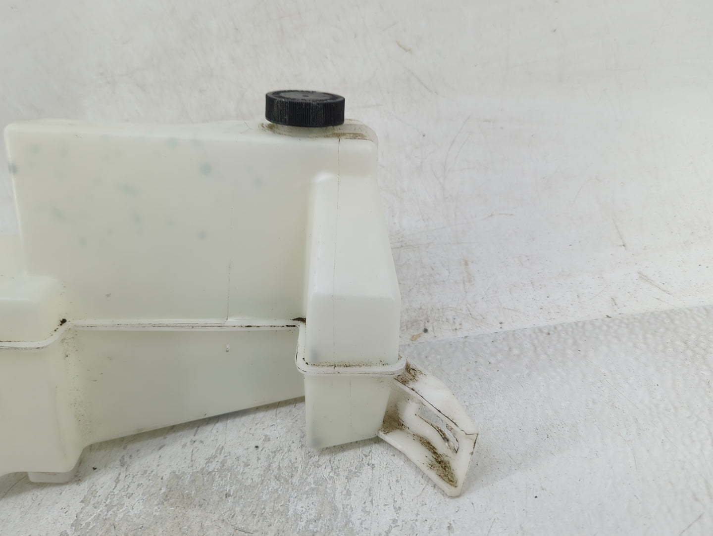 2017-2020 Nissan Rogue Radiator Coolant Overflow Expansion Tank Bottle - Oemusedautoparts1.com