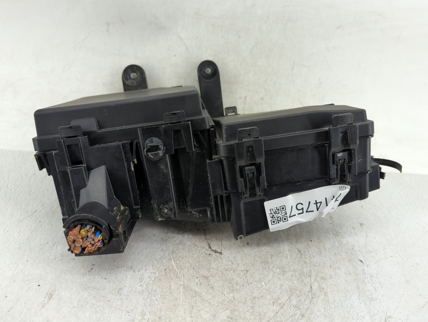 2017-2020 Nissan Rogue Fusebox Fuse Box Panel Relay Module Fits Fits 2017 2018 2019 2020 OEM Used Auto Parts - Oemusedautopa