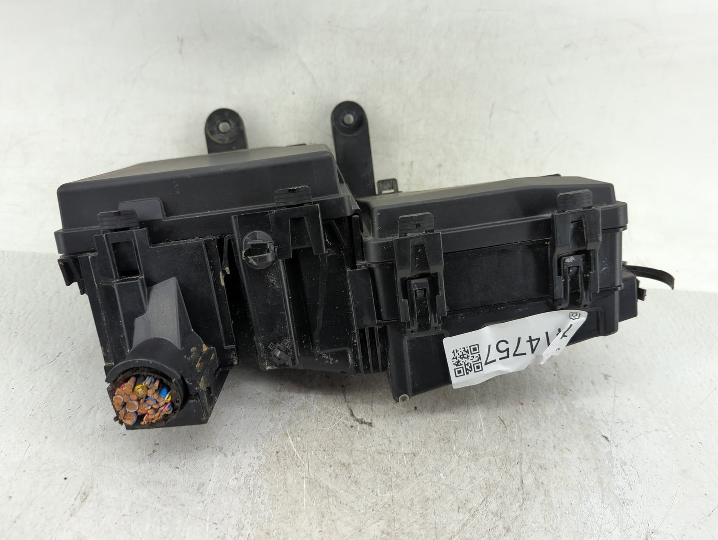 2017-2020 Nissan Rogue Fusebox Fuse Box Panel Relay Module Fits Fits 2017 2018 2019 2020 OEM Used Auto Parts - Oemusedautopa