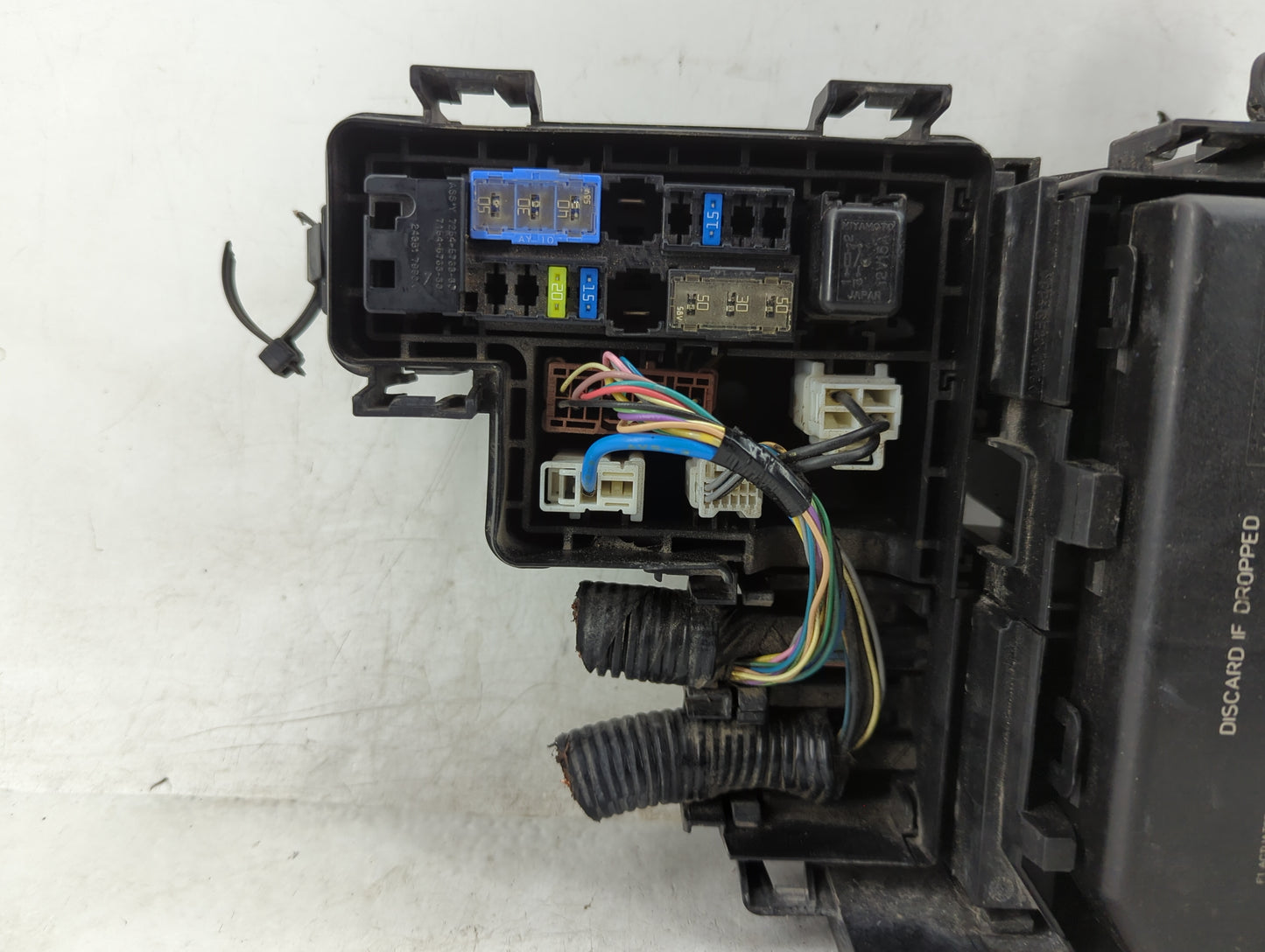 2017-2020 Nissan Rogue Fusebox Fuse Box Panel Relay Module P/N:284B7 5NA0B Fits Fits 2017 2018 2019 2020 OEM Used Auto Parts