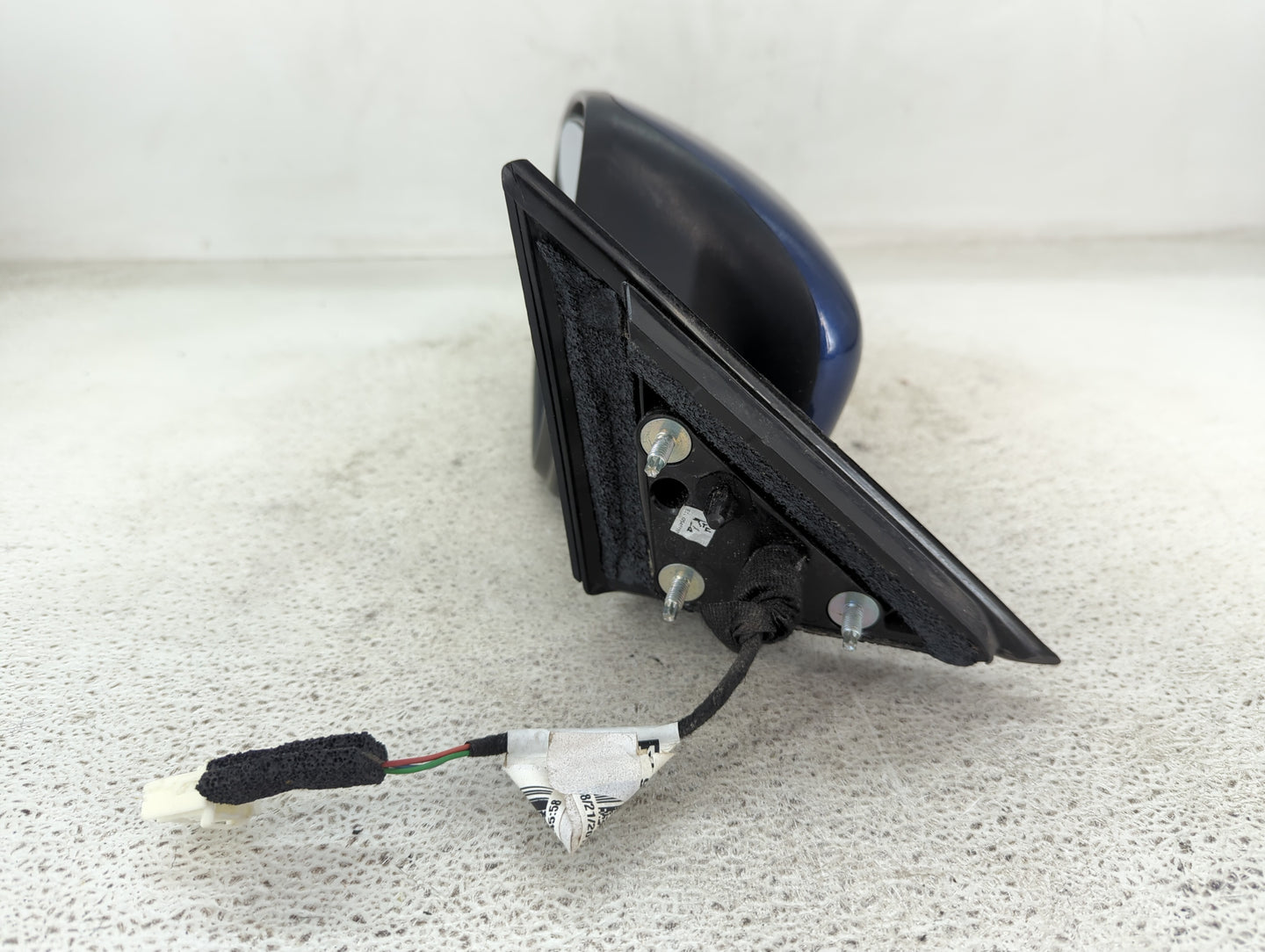 2016-2020 Nissan Rogue Driver Side View Mirror - Left Door Mirror OEM Used - Oemusedautoparts1.com