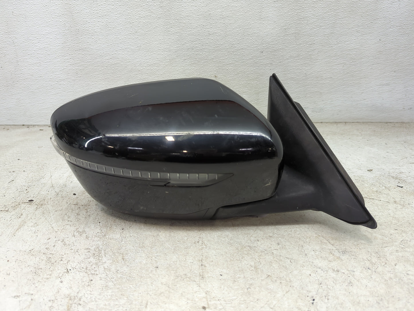 2017-2020 Nissan Rogue Passenger Side View Mirror - Right Door Mirror OEM Used - Oemusedautoparts1.com