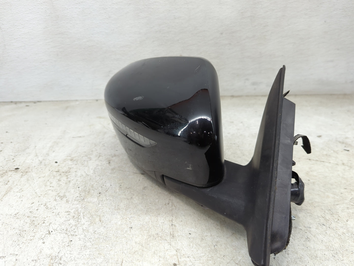 2017-2020 Nissan Rogue Passenger Side View Mirror - Right Door Mirror OEM Used - Oemusedautoparts1.com