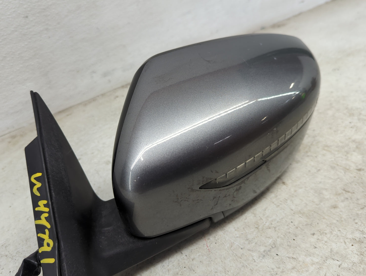 2017-2020 Nissan Rogue Driver Side View Mirror - Left Door Mirror OEM Used - Oemusedautoparts1.com