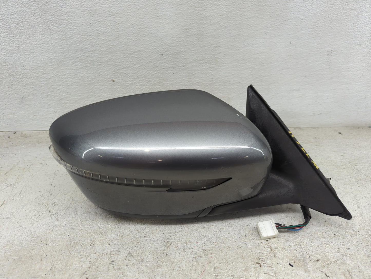 2017-2020 Nissan Rogue Passenger Side View Mirror - Right Door Mirror OEM Used - Oemusedautoparts1.com