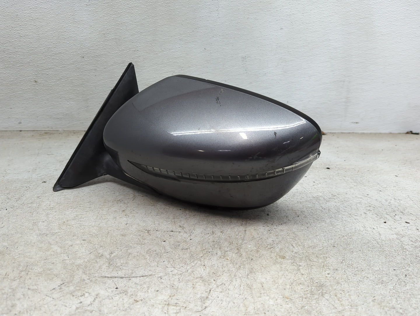 2017-2020 Nissan Rogue Driver Side View Mirror - Left Door Mirror OEM Used - Oemusedautoparts1.com