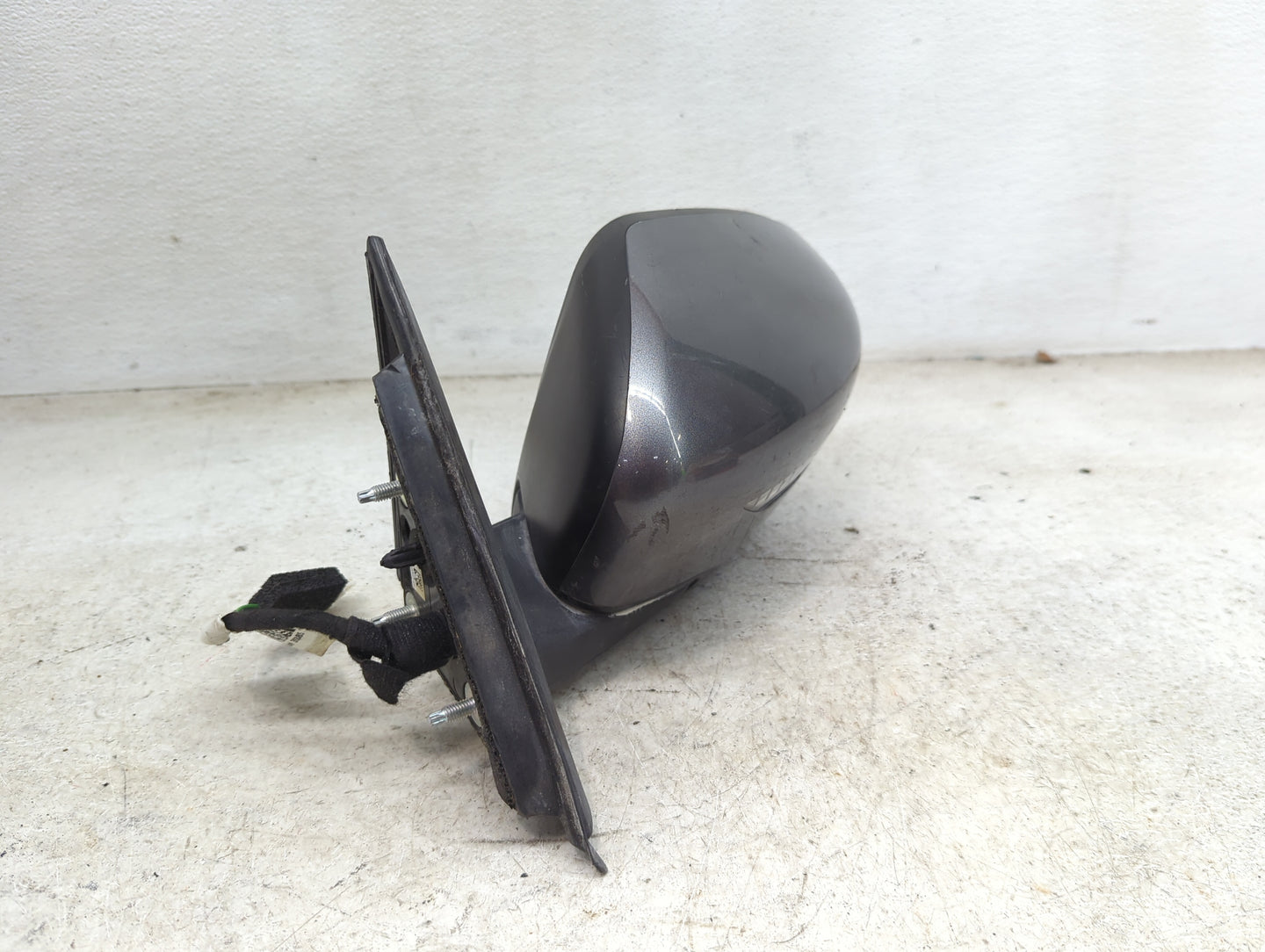 2017-2020 Nissan Rogue Driver Side View Mirror - Left Door Mirror OEM Used - Oemusedautoparts1.com