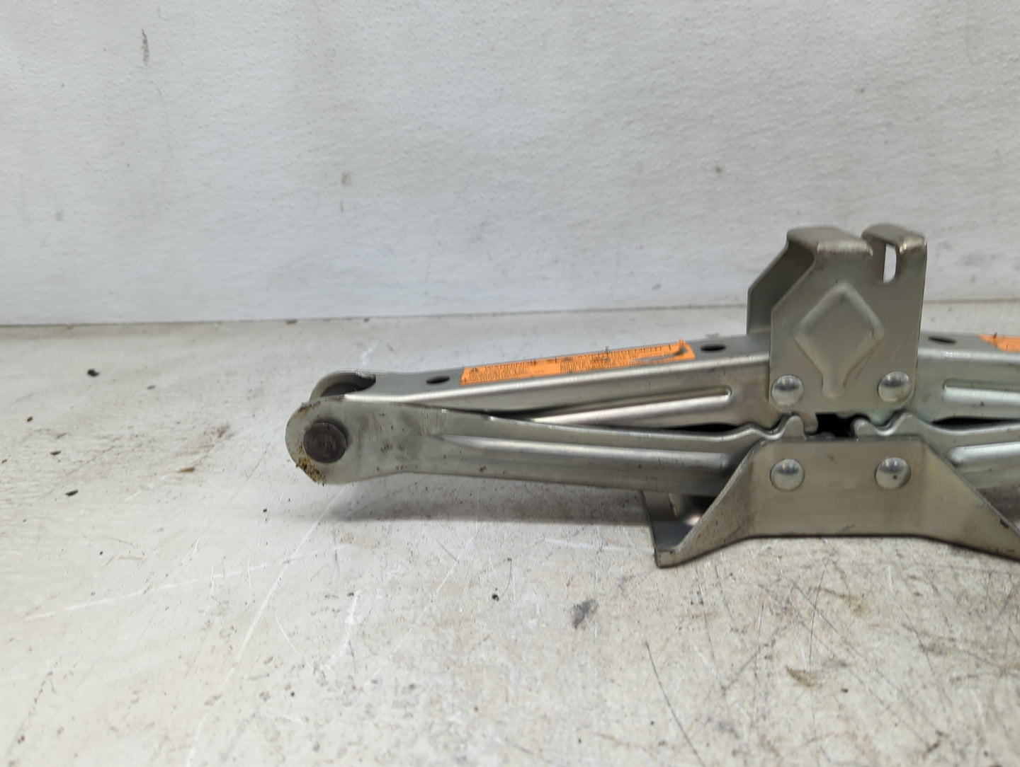 2020 Nissan Rogue Spare Scissor Car Jack - Oemusedautoparts1.com