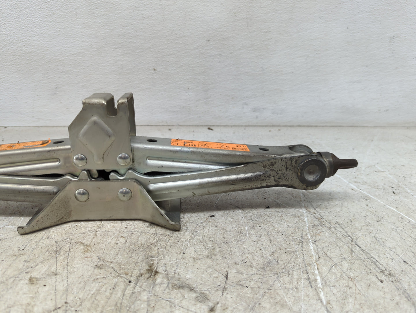 2020 Nissan Rogue Spare Scissor Car Jack - Oemusedautoparts1.com