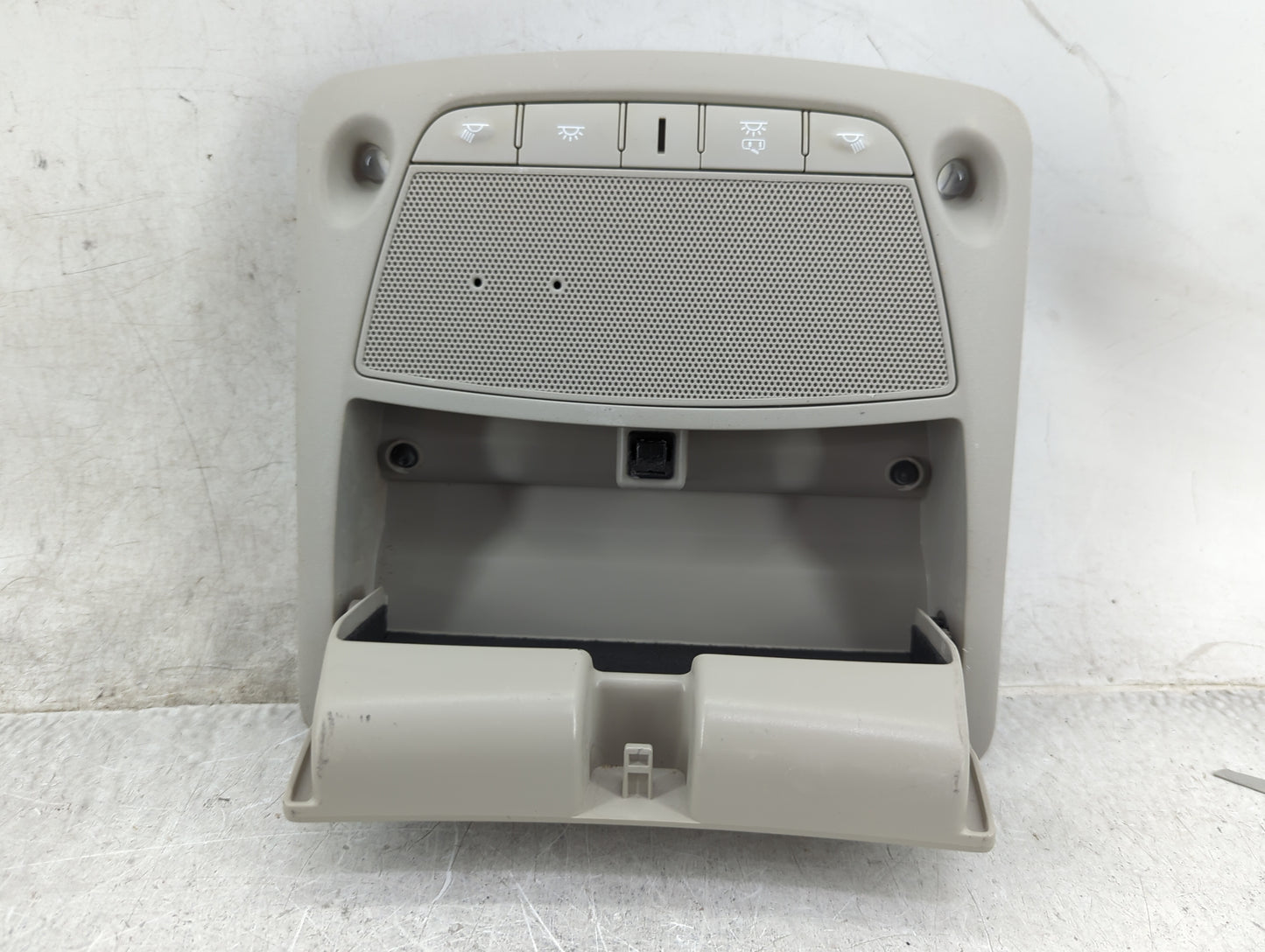 2020 Nissan Rogue Overhead Roof Console - Oemusedautoparts1.com